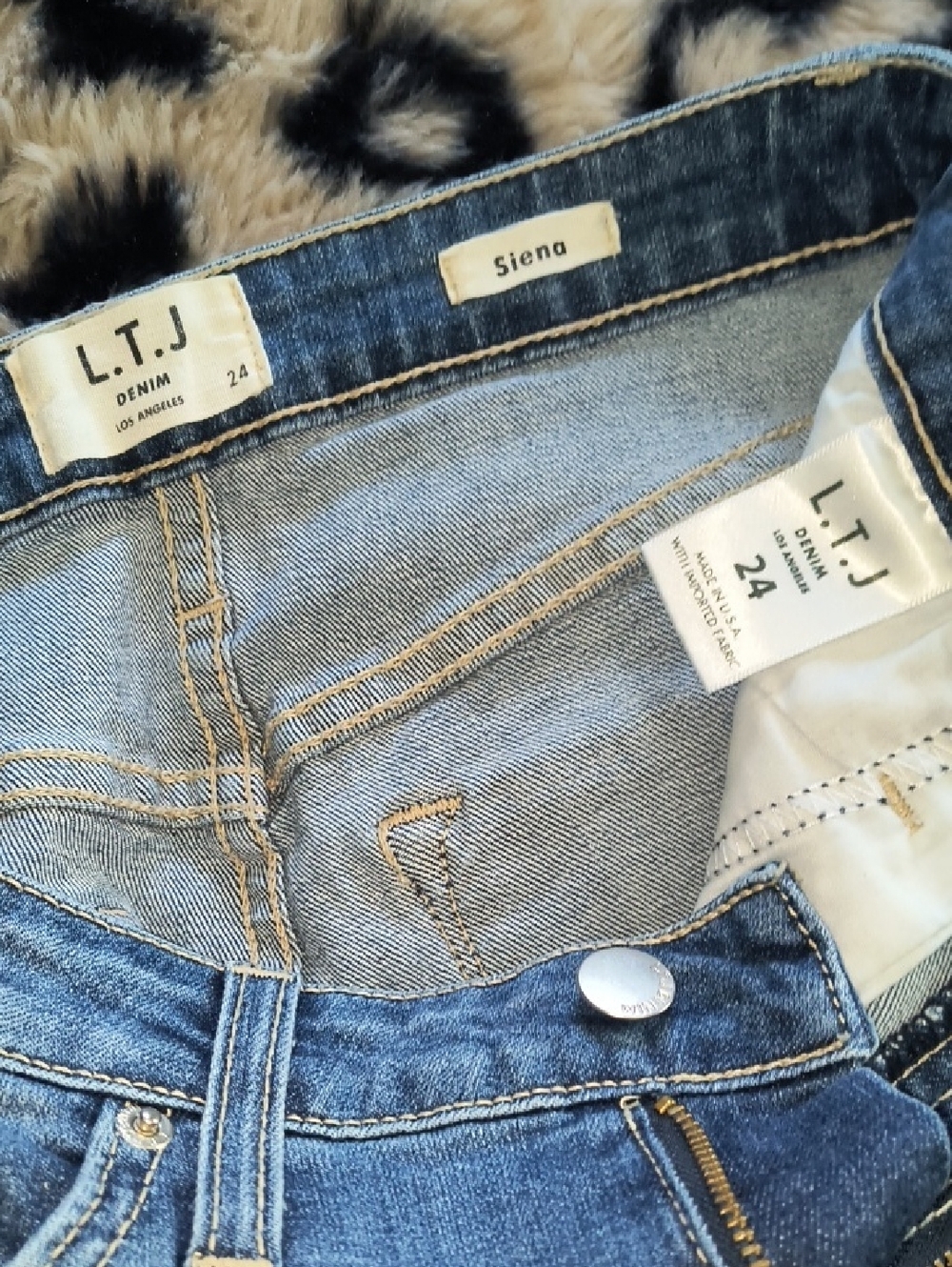 LTJ Letter to Juliet Siena Jean High Waist Straight Leg Distressed Jeans Size 24 - Picture 3 of 3